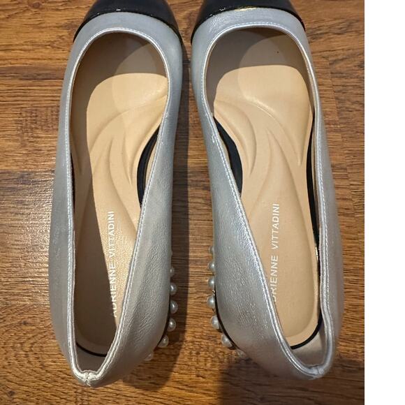 Adrienne Vittadini Corsage Faux Patent Pearl Flats – Silver/Black – Size 9.5 - Picture 10 of 10